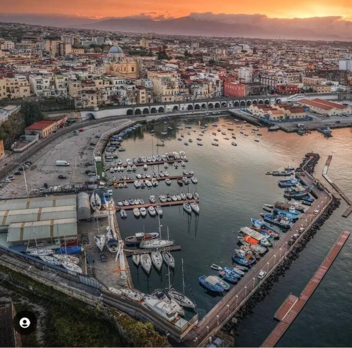 Sostaoplontina Casa Vacanza Torre Annunziata Ngoại thất bức ảnh